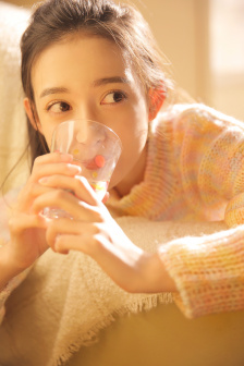 国产漂亮白嫩美女在线观看